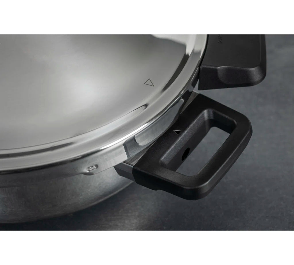 Kuhn Rikon Duromatic Hotel Stainless Steel Pressure Cooker for All Hobs